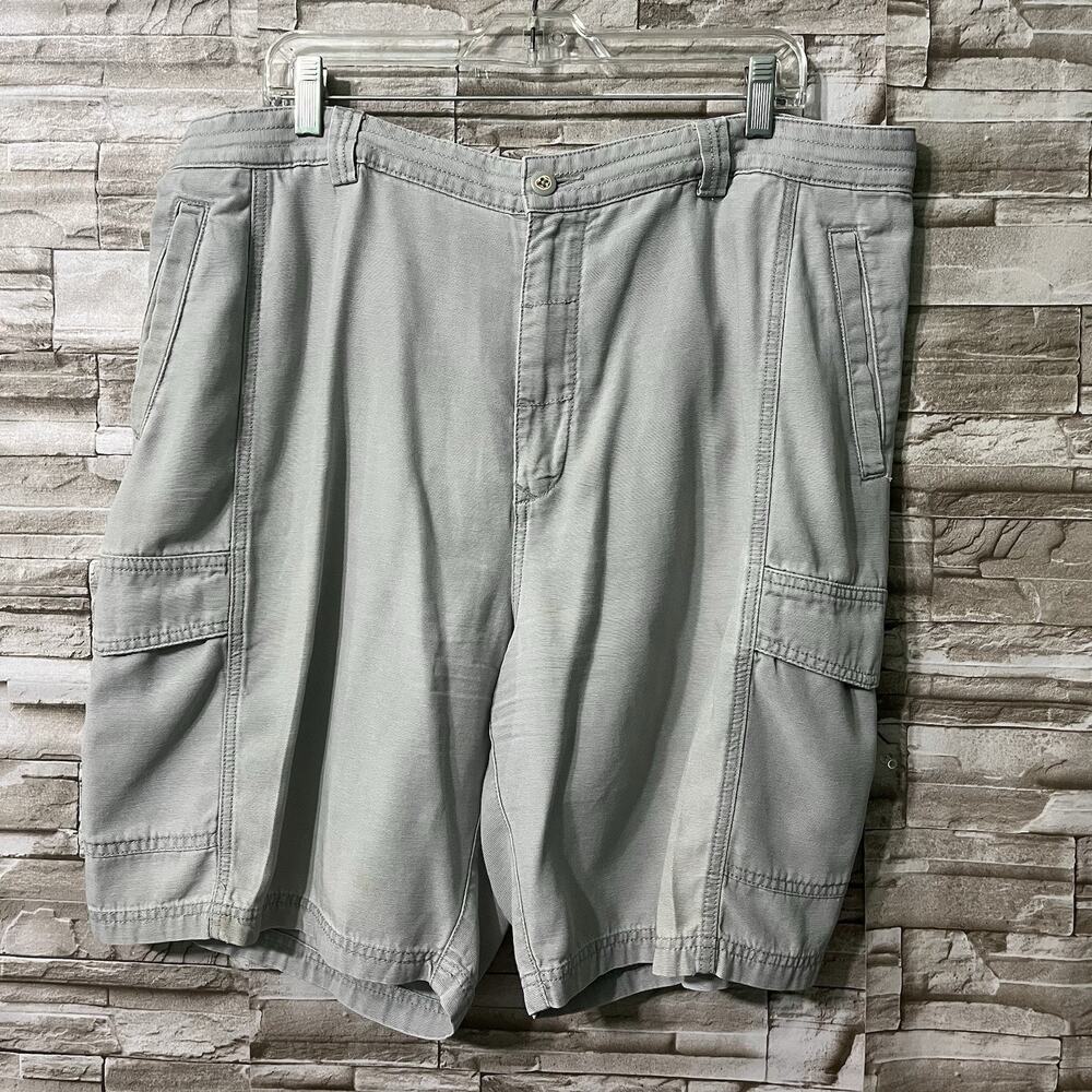 Tommy Bahama Shorts Mens Size 40 RELAX Cargo Gray Flat Front Pockets Zip